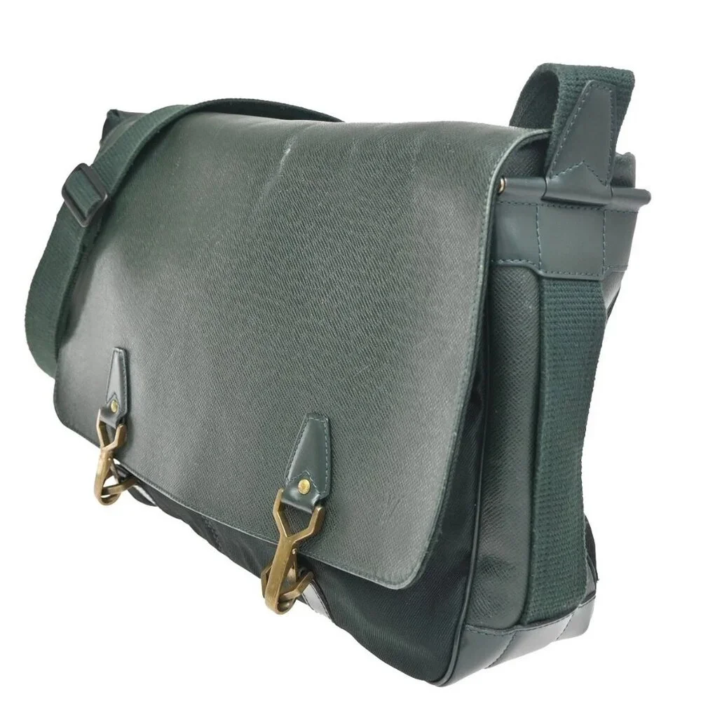 LOUIS VUITTON Delsou Shoulder Bag Taiga Leather Epicea Green GHW M30164 37ZA127 - Picture 2 of 16
